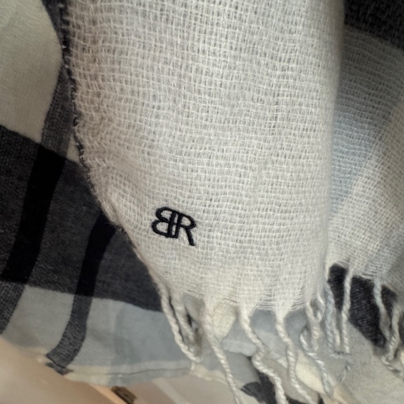 Banana Republic giant scarf wrap new - Picture 4 of 5